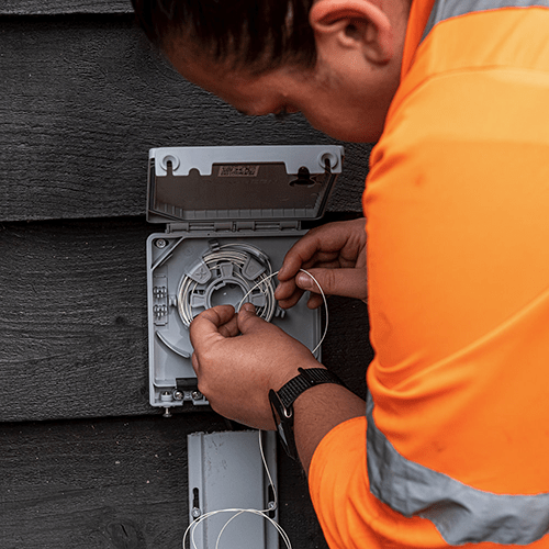 FTTP-External-Wall-Box-Install-by-Openreach-Engineer-2022-min